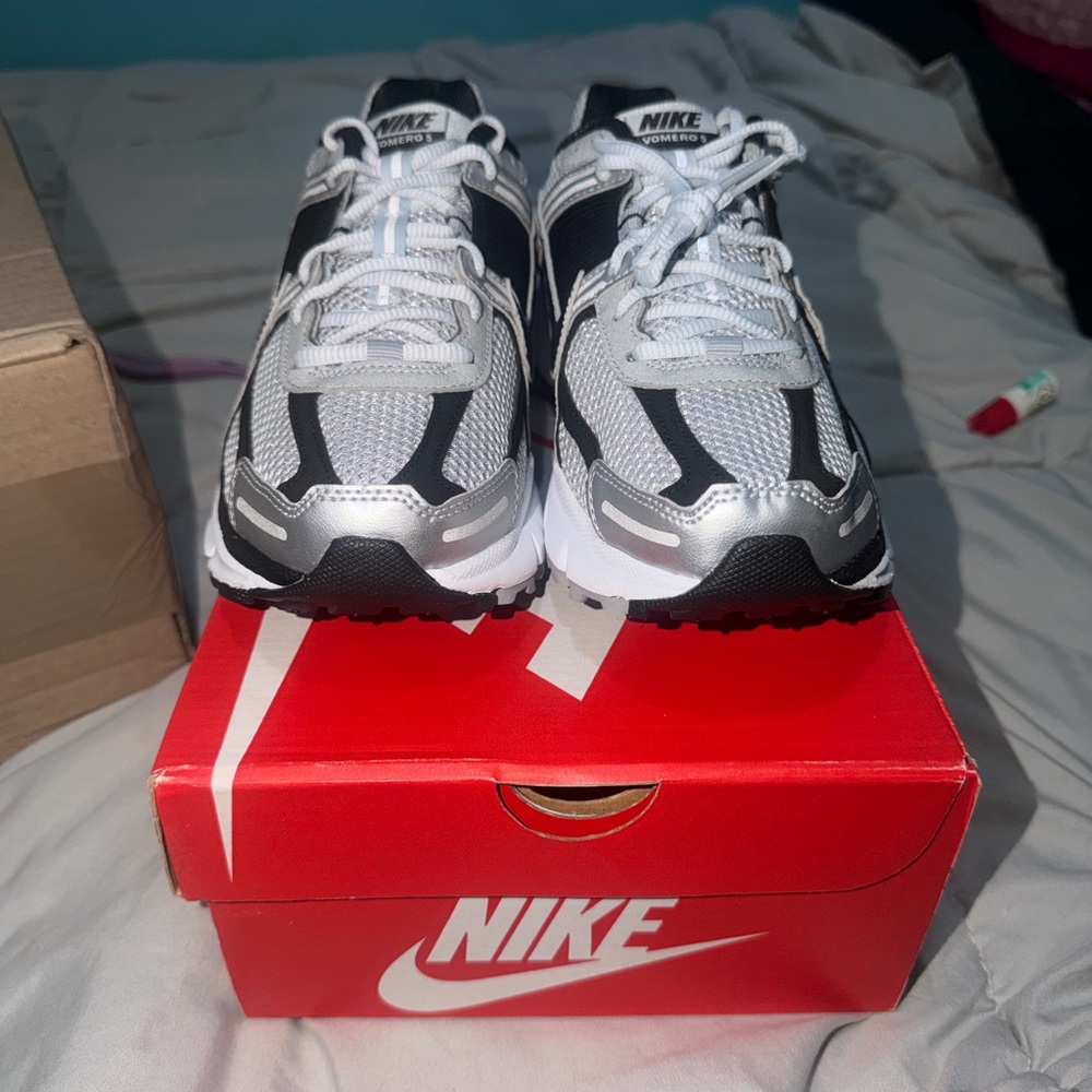 Nike men zoom vomero 5